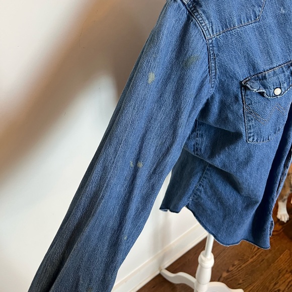 Vintage Wrangler pearl snap button down denim shirt. - Picture 4 of 6
